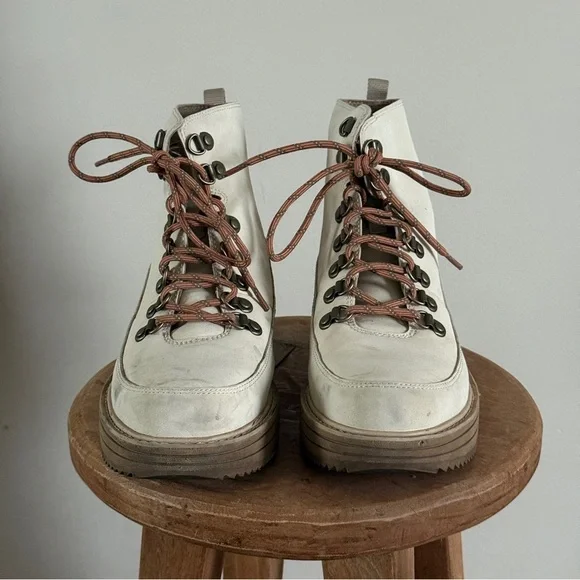 Teva Midform Boots in White - Picture 3 of 7